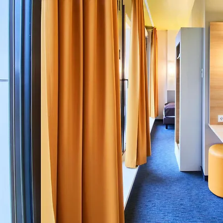 Hotel Frankfurt-hbf 3*