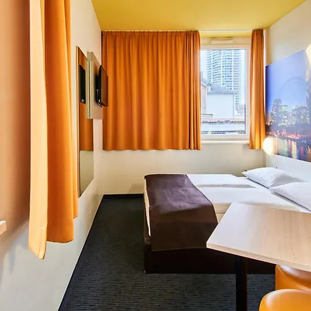 Hotel Frankfurt-hbf 3*